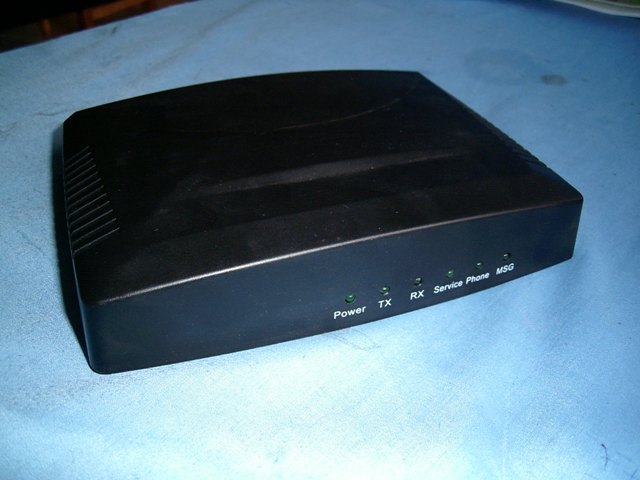 PA1688 based Koncept KTA1010 1-port FXS gateway front picture.