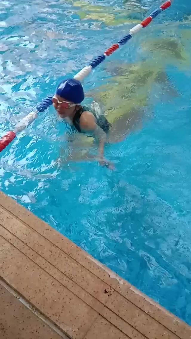 Swimming 640x1137