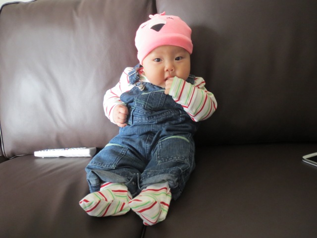 Sapphire Lin watching TV.