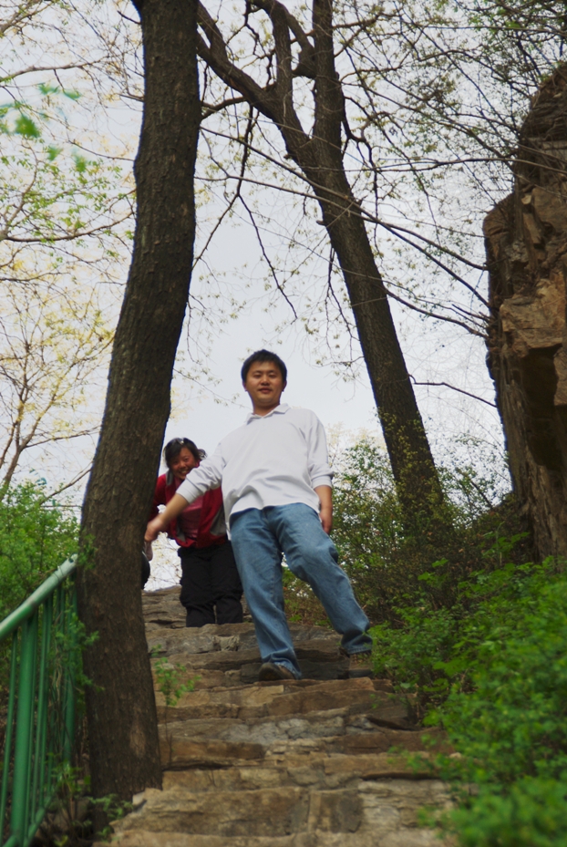 桃花浅深处, 人面相映红. 平谷赏桃花, 探地道, 转丫髻, 观老象. 