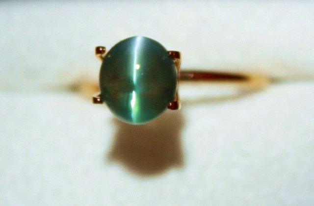 alexandrite cat eye 3.89ct in white light